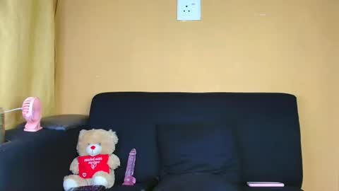 babyluciax online show from April 18, 3:31 am