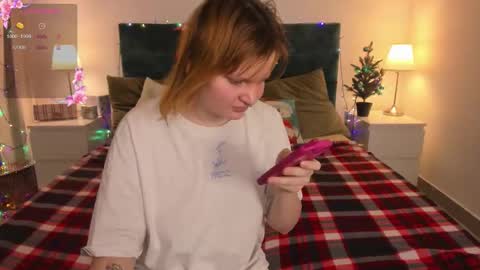 babyyulli online show from January 8, 11:58 am