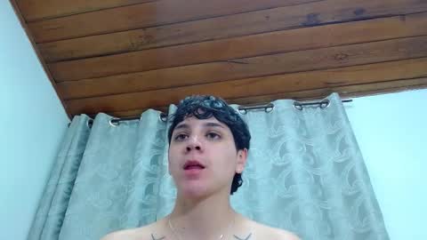 Snapshot of bad_giirl__ chatting on October 17, 6:33 pm Anna online show from October 17, 6:33 pm
