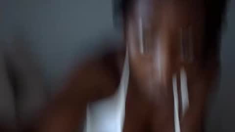Snapshot of baddest_petite12 chatting on February 19, 12:55 pm Baddest online show from February 19, 12:55 pm