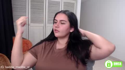 Snapshot of baddie_maddie_ chatting on October 7, 3:33 am want custom text me through my snap 3 online show from October 7, 3:33 am