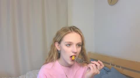 Kate online show from April 23, 4:09 pm
