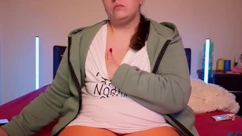 Love online show from November 15, 7:04 pm