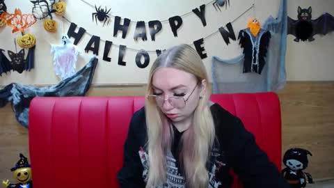 BeatriceFlyy online show from October 28, 1:28 pm