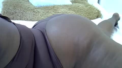 jayah online show from September 12, 8:01 am