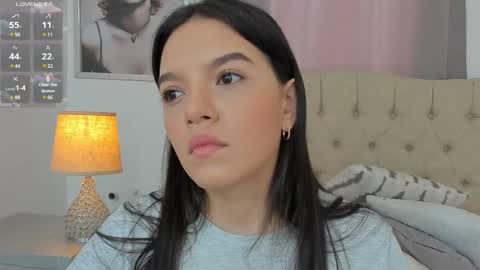 Snapshot of beautyari_ chatting on March 3, 12:09 pm Ariana Reyes online show from March 3, 12:09 pm