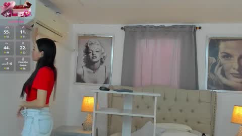 Snapshot of beautyari_ chatting on September 15, 12:24 pm Ariana Reyes online show from September 15, 12:24 pm