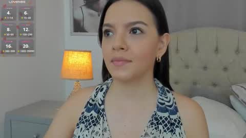 Snapshot of beautyari_ chatting on October 6, 12:33 pm Ariana Reyes online show from October 6, 12:33 pm