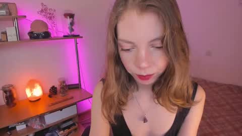 Snapshot of beautyeliise chatting on February 11, 9:09 am Eliise online show from February 11, 9:09 am