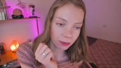 Snapshot of beautyeliise chatting on February 24, 9:41 am Eliise online show from February 24, 9:41 am