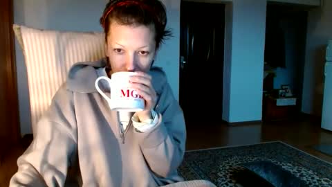 Snapshot of bebacksooon chatting on January 3, 6:22 am Raluca online show from January 3, 6:22 am