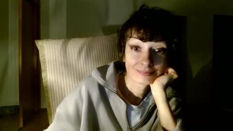Snapshot of bebacksooon chatting on December 29, 5:33 pm Raluca online show from December 29, 5:33 pm
