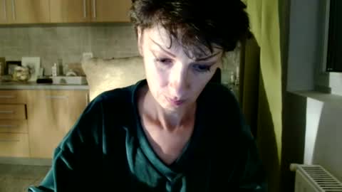 Snapshot of bebacksooon chatting on September 8, 6:29 pm Raluca online show from September 8, 6:29 pm