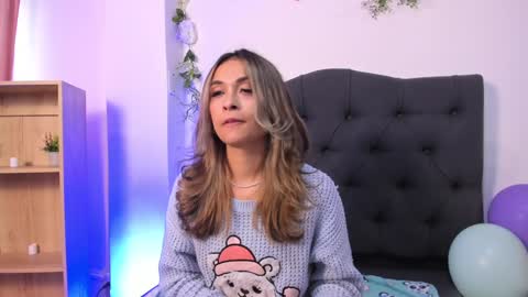 Snapshot of beccamilanni chatting on December 6, 12:49 pm beccamilanni online show from December 6, 12:49 pm