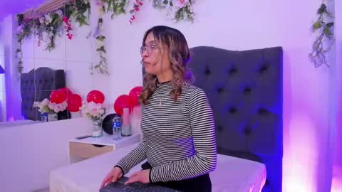 Snapshot of beccamilanni chatting on February 25, 1:10 pm beccamilanni online show from February 25, 1:10 pm