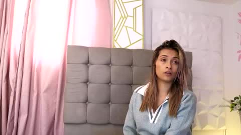 Snapshot of beccamilanni chatting on September 16, 12:57 pm beccamilanni online show from September 16, 12:57 pm