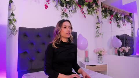 Snapshot of beccamilanni chatting on January 25, 12:30 pm beccamilanni online show from January 25, 12:30 pm