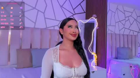 BELLA online show from April 16, 9:39 pm