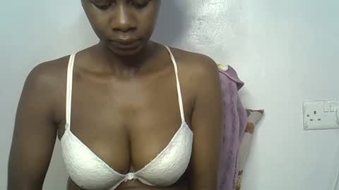 beeswee online show from December 26, 8:50 am