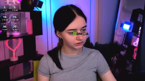 bella_blade online show from December 16, 6:19 am