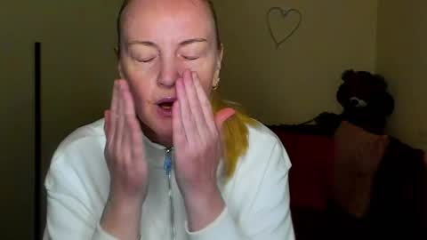 Bella online show from March 31, 11:21 am