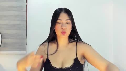 Laura online show from December 21, 9:30 pm