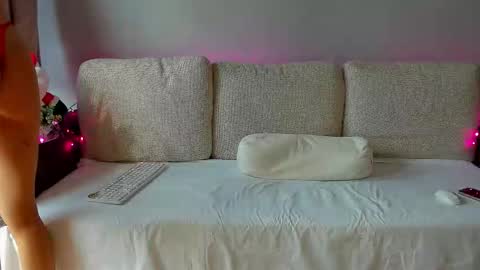 Anna  online show from December 3, 9:22 am