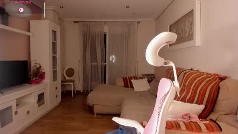 Snapshot of bella_pocahontas3 chatting on September 10, 9:59 pm bella_pocahontas3 online show from September 10, 9:59 pm