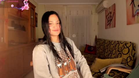 Snapshot of bella_pocahontas3 chatting on January 8, 10:06 pm bella_pocahontas3 online show from January 8, 10:06 pm