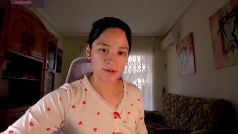 Snapshot of bella_pocahontas3 chatting on February 14, 7:38 am bella_pocahontas3 online show from February 14, 7:38 am