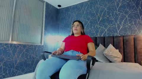 Snapshot of bella_rousse12 chatting on October 6, 7:51 pm Bella online show from October 6, 7:51 pm