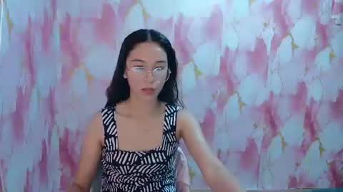 bella online show from April 19, 12:05 pm