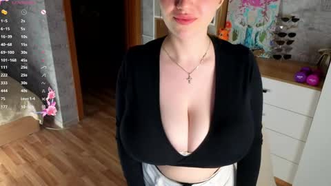 Bella online show from May 31, 6:09 pm