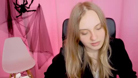 Bella online show from November 24, 11:34 am