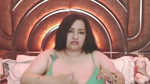 Snapshot of bella_taylor_a chatting on September 23, 1:37 am Bella Taylore online show from September 23, 1:37 am