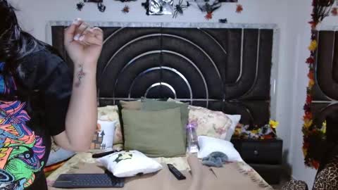 Snapshot of bella_taylor_a chatting on October 6, 7:07 pm Bella Taylore online show from October 6, 7:07 pm