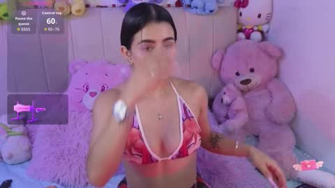 bella_thixx online show from March 17, 3:54 am