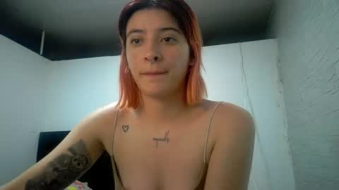 bella_thorne1999 online show from July 26, 10:50 pm