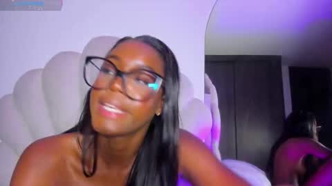 Bella Dajud online show from December 3, 3:31 am