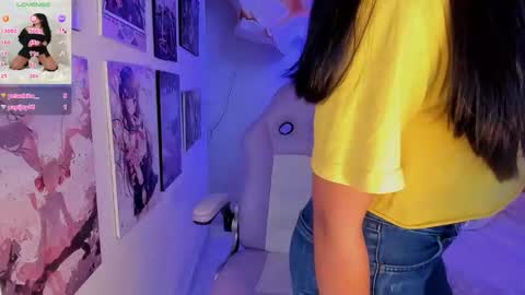 bellagreen_ online show from October 16, 7:27 pm