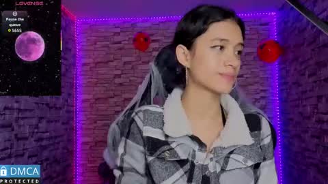   online show from October 17, 11:30 pm