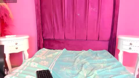Bella. online show from July 6, 3:03 pm