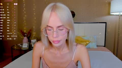 Bella online show from May 29, 1:25 am