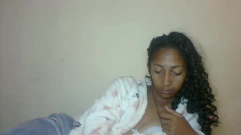 belle_annah online show from May 9, 4:36 am