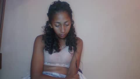 belle_annah online show from May 11, 5:31 am