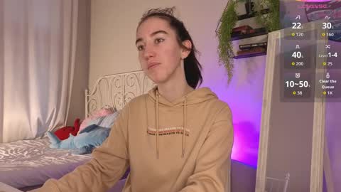 Bella online show from September 22, 3:32 pm