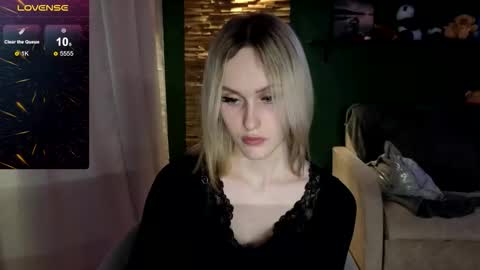 Belle online show from February 25, 1:09 pm