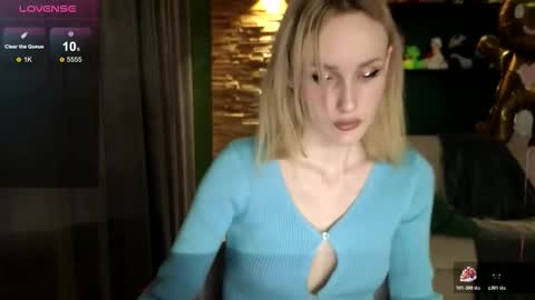 Belle online show from December 19, 3:04 pm