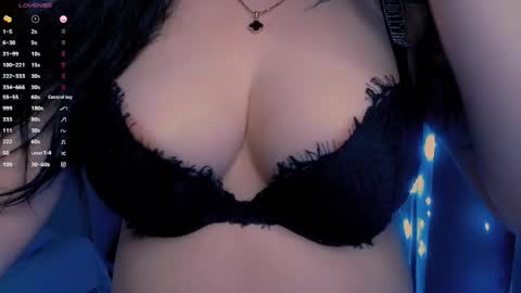 Hello I am kind friendly and cute girl online show from May 22, 11:14 pm