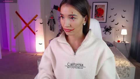 Bella online show from October 29, 1:32 am